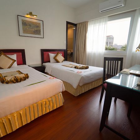 Century Riverside Hotel Hué Extérieur photo