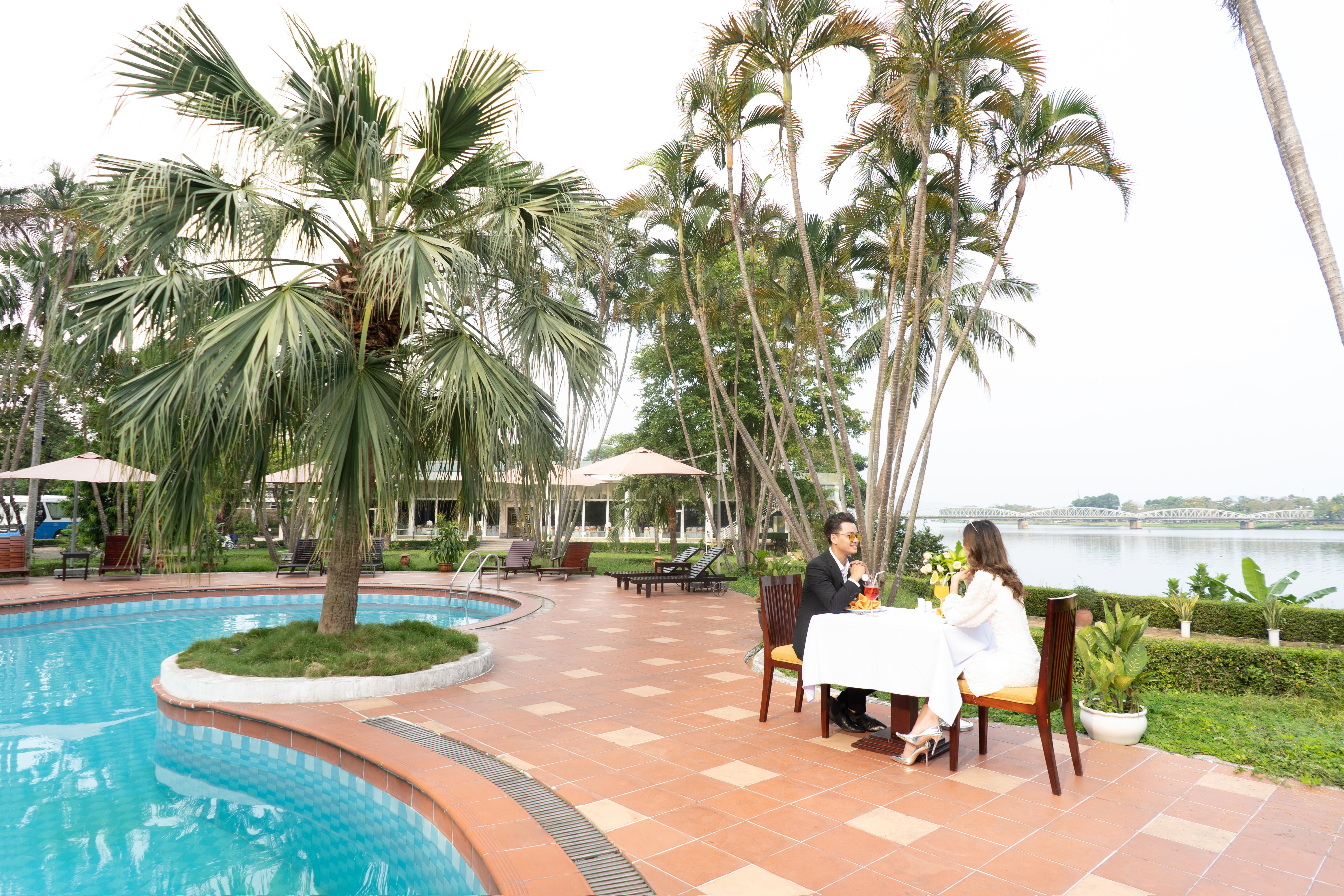 Century Riverside Hotel Hué Extérieur photo