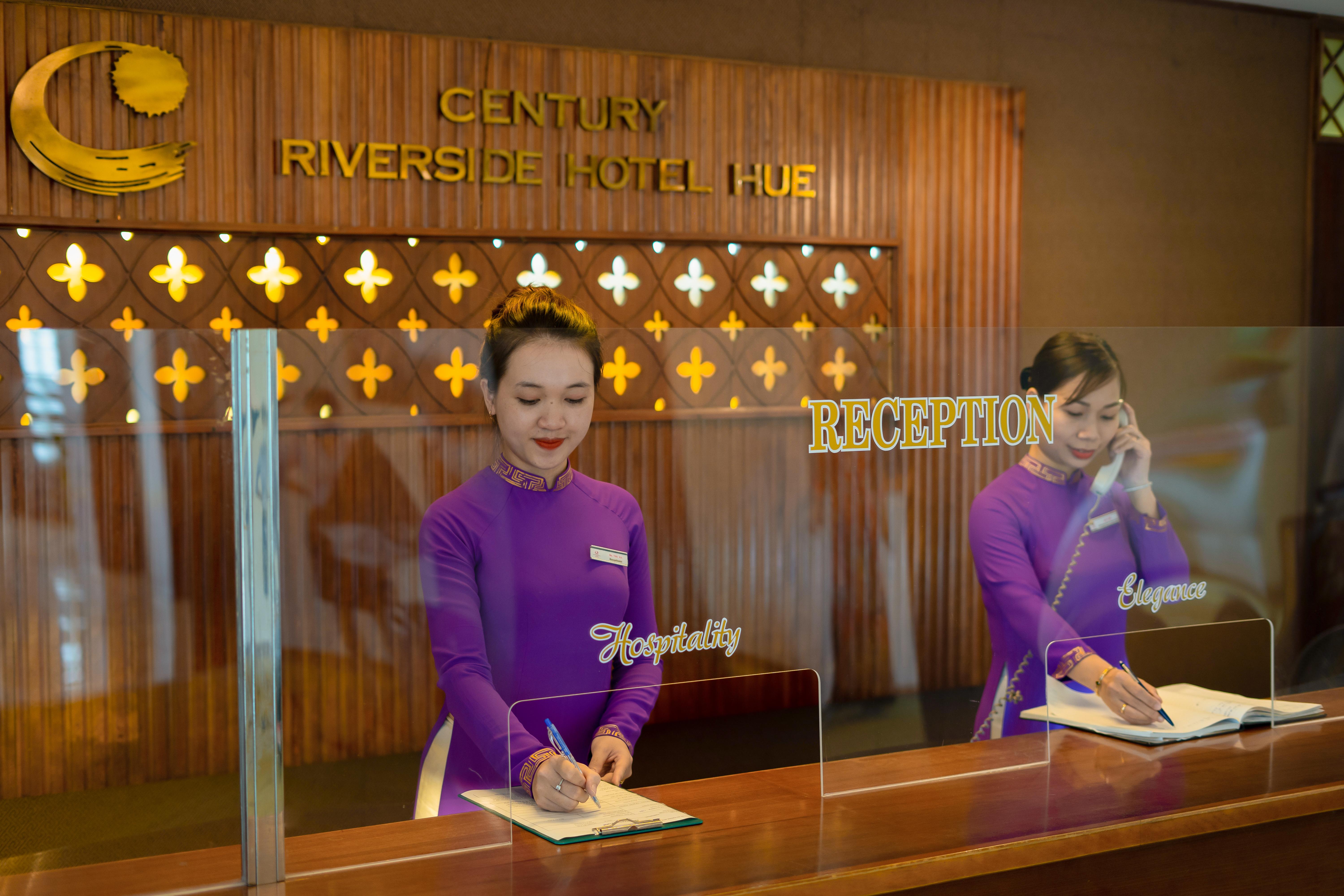 Century Riverside Hotel Hué Extérieur photo