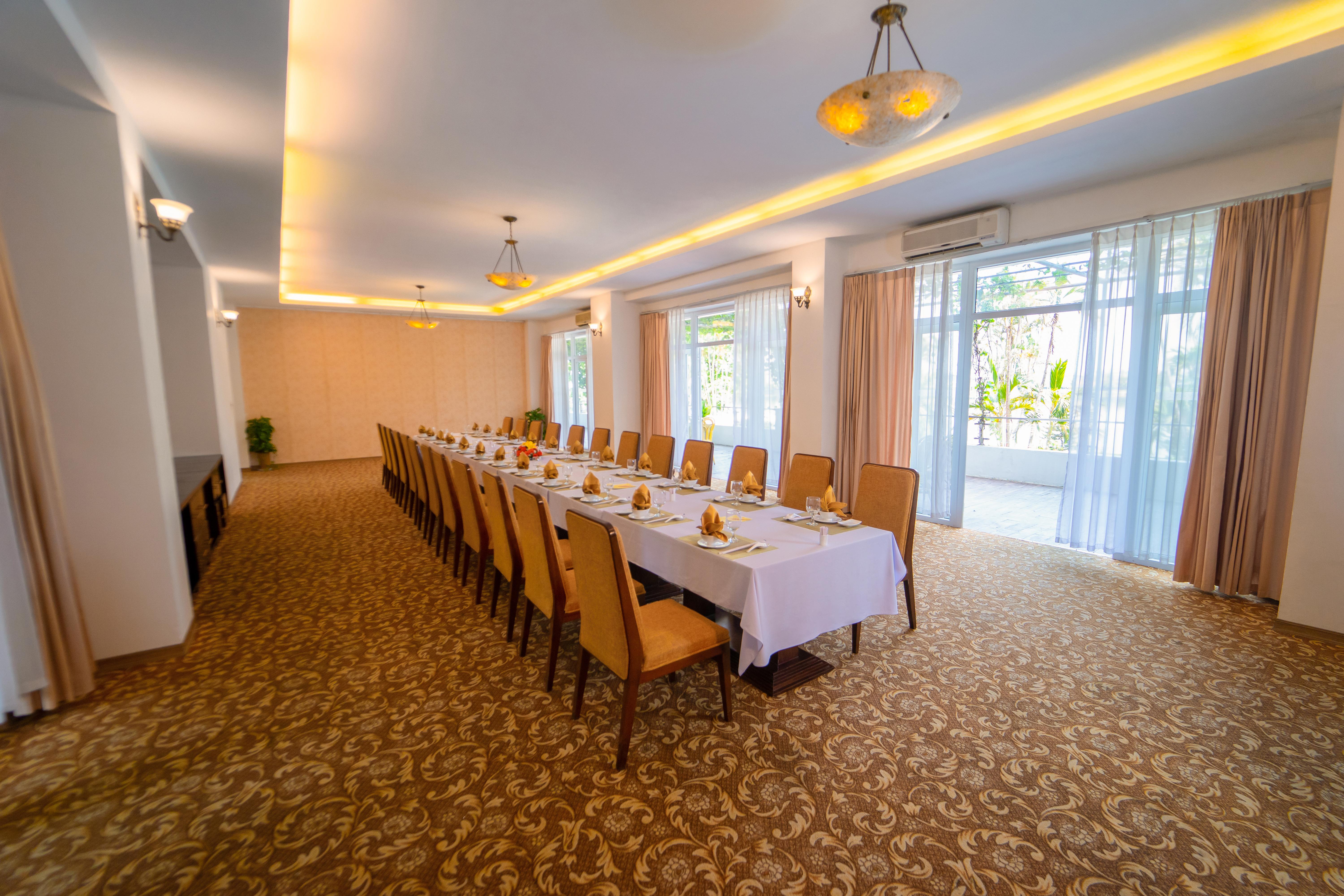 Century Riverside Hotel Hué Extérieur photo