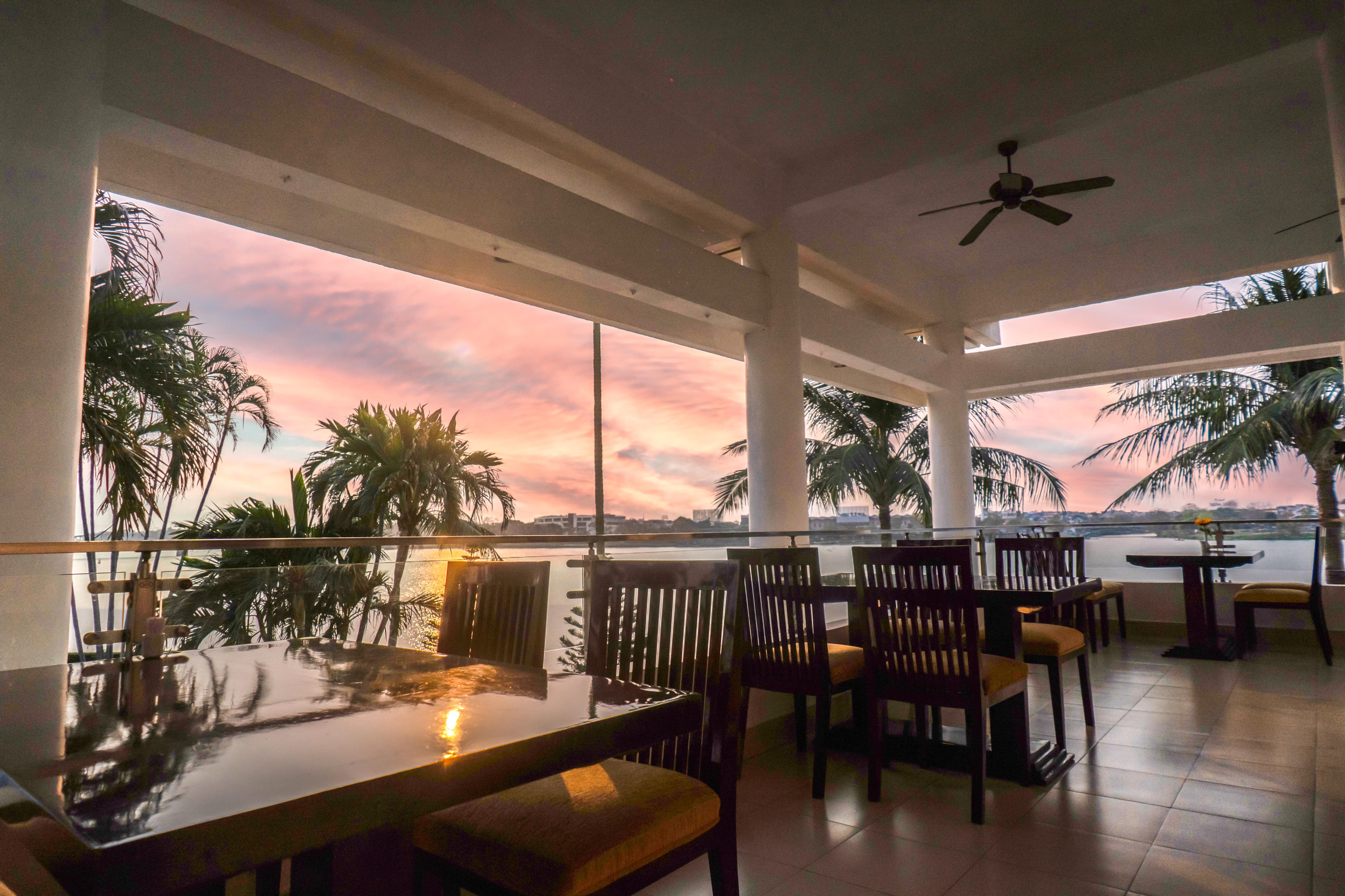 Century Riverside Hotel Hué Extérieur photo