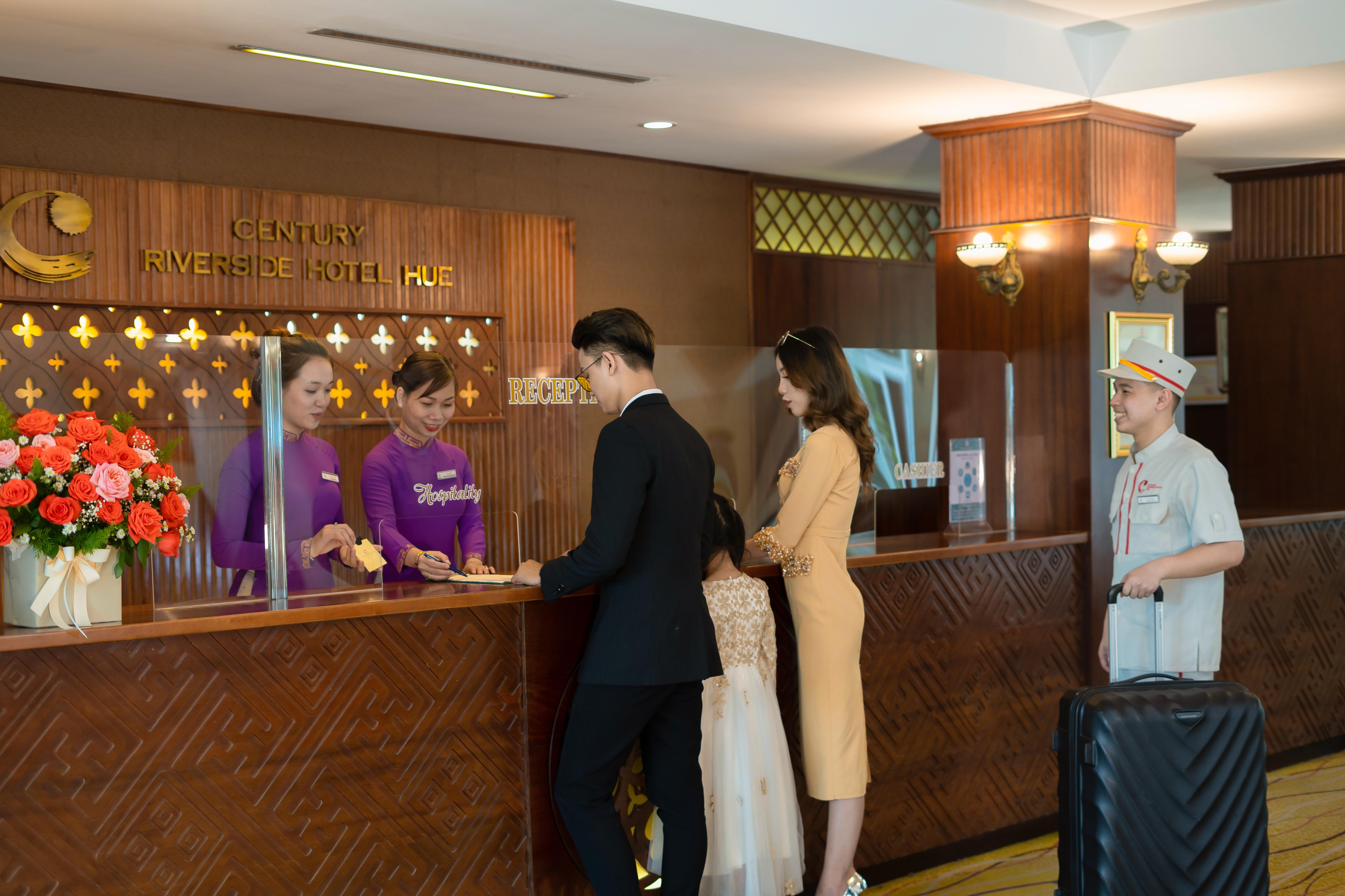 Century Riverside Hotel Hué Extérieur photo