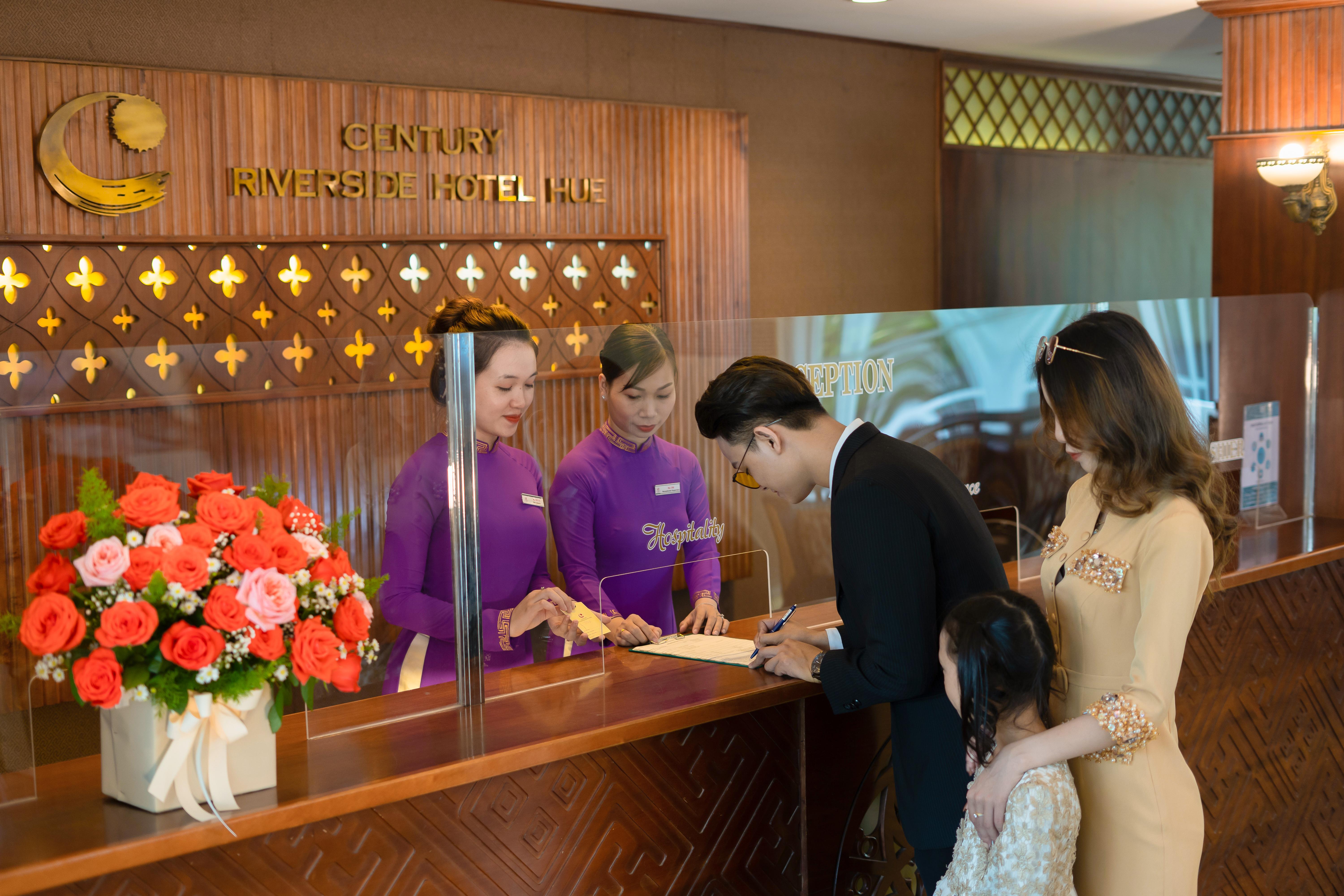 Century Riverside Hotel Hué Extérieur photo